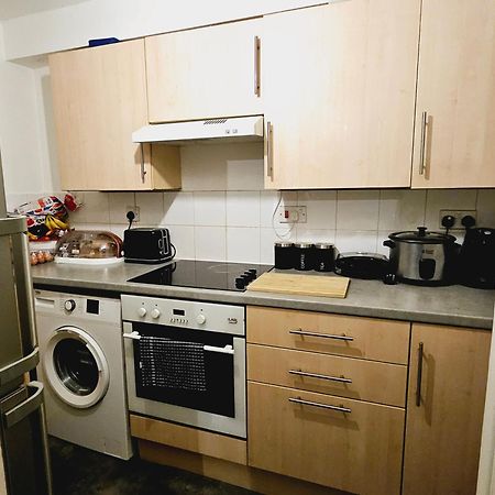 Lovely Fully Furnished One Bed Flat To Let エンフィールド エクステリア 写真